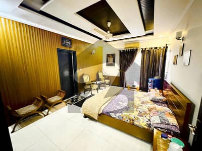 بحریہ ٹاؤن غوری بلاک بحریہ ٹاؤن سیکٹر B,بحریہ ٹاؤن,لاہور میں 5 کمروں کا 1 کنال مکان 7.5 کروڑ میں برائے فروخت۔