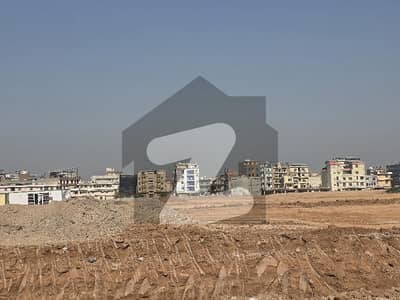 مارگلہ آرچرڈ اسلام آباد میں 5 مرلہ رہائشی پلاٹ 10.5 کروڑ میں برائے فروخت۔