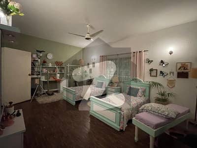 ڈی ایچ اے فیز 2 ڈی ایچ اے ڈیفینس,کراچی میں 5 کمروں کا 2 کنال مکان 15.0 لاکھ میں کرایہ پر دستیاب ہے۔