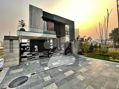 PHASE 6 1-KANAL BRAND NEW FULLY MAINTAINED BUNGALOW IS AVAILABLE FOR SALE.