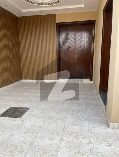 Central park AA block 5 marla house available for rent gas pani bijle available prime location . . .