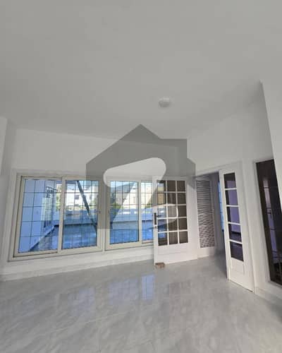 ڈی ایچ اے فیز 5 ڈی ایچ اے ڈیفینس,کراچی میں 5 کمروں کا 1 کنال مکان 5.0 لاکھ میں کرایہ پر دستیاب ہے۔