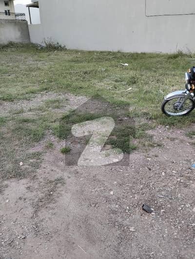 ڈی ۔ 12 اسلام آباد میں 4 مرلہ رہائشی پلاٹ 3.2 کروڑ میں برائے فروخت۔