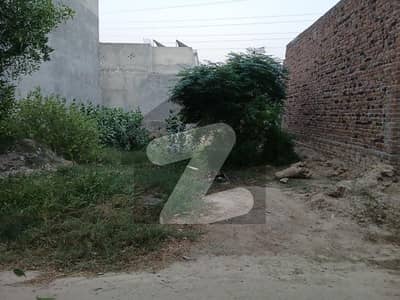 ڈی ۔ 12 اسلام آباد میں 10 مرلہ رہائشی پلاٹ 7.5 کروڑ میں برائے فروخت۔