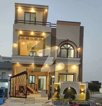 فیصل ہلز ۔ ایگزیکٹو بلاک فیصل ہلز,اسلام آباد میں 4 کمروں کا 5 مرلہ مکان 2.3 کروڑ میں برائے فروخت۔