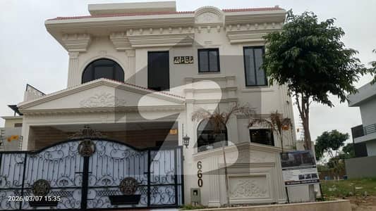 10 MARLA LUXURY HOUSE FOR SALE IN TOP CITY