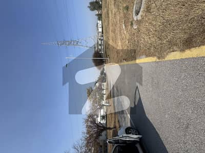 ایم پی سی ایچ ایس ۔ بلاک ایف ایم پی سی ایچ ایس ۔ ملٹی گارڈنز,بی ۔ 17,اسلام آباد میں 1 کنال رہائشی پلاٹ 1.75 کروڑ میں برائے فروخت۔