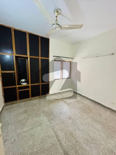 Flat For Sale In G-11/4 E Type 1st Floor