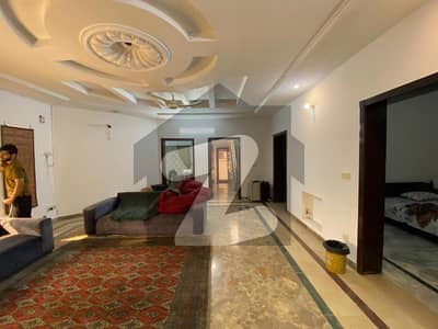 1 KANAL BEAUTIFUL UPPER PORTION AVAILABLE FOR RENT IN VALENCIA HOUSING SOCIETY