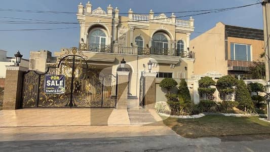 لیک سٹی میڈوز لاہور میں 5 کمروں کا 1 کنال مکان 8.0 کروڑ میں برائے فروخت۔