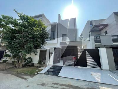 10 Marla Stylish Residence In Lake City Lahore M2A | Basement included | Luxury Lifestyle