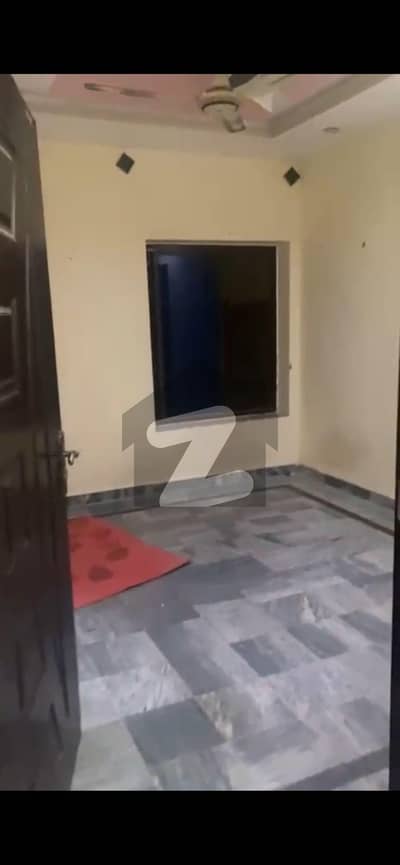 چکلالہ سکیم 3 چکلالہ سکیم,راولپنڈی میں 2 کمروں کا 3 مرلہ فلیٹ 25.0 ہزار میں کرایہ پر دستیاب ہے۔