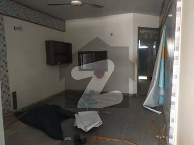 شمس آباد راولپنڈی میں 2 کمروں کا 3 مرلہ دفتر 35.0 ہزار میں کرایہ پر دستیاب ہے۔