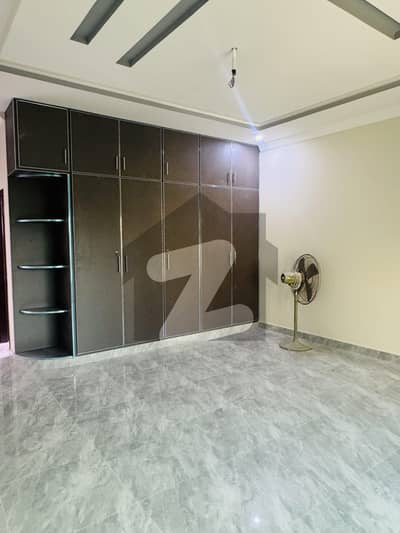 بنی گالہ اسلام آباد میں 2 کمروں کا 6 مرلہ فلیٹ 50.0 ہزار میں کرایہ پر دستیاب ہے۔