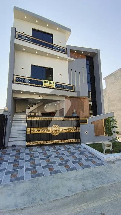 فیصل ٹاؤن - ایف ۔ 18 اسلام آباد میں 5 کمروں کا 5 مرلہ مکان 3.0 کروڑ میں برائے فروخت۔