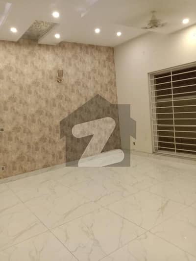 پی سی ایس آئی آر ہاؤسنگ سکیم فیز 2 پی سی ایس آئی آر ہاؤسنگ سکیم,لاہور میں 3 کمروں کا 1 کنال بالائی پورشن 1.3 لاکھ میں کرایہ پر دستیاب ہے۔