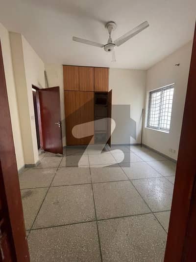 ڈریم گارڈنز ڈیفینس روڈ,لاہور میں 2 کمروں کا 8 مرلہ زیریں پورشن 55.0 ہزار میں کرایہ پر دستیاب ہے۔