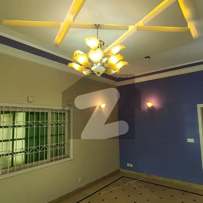 گلستانِ جوہر کراچی میں 3 کمروں کا 10 مرلہ بالائی پورشن 80.0 ہزار میں کرایہ پر دستیاب ہے۔