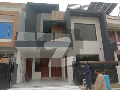 8 Marla Luxury House For Sale C/1 Block, Multi Gardens B-17 Islamabad