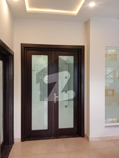 واپڈا سٹی فیصل آباد میں 3 کمروں کا 15 مرلہ بالائی پورشن 75.0 ہزار میں کرایہ پر دستیاب ہے۔