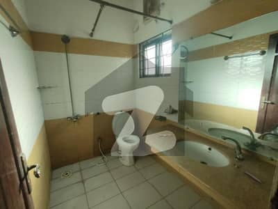 10 Marla Upper Portion Available For Rent In Bahria Town Phase 4