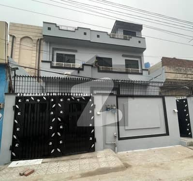 جلیل ٹاؤن گوجرانوالہ میں 7 کمروں کا 10 مرلہ مکان 3.3 کروڑ میں برائے فروخت۔