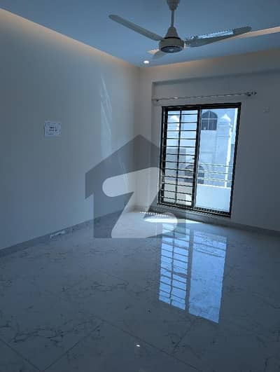 عسکری 10 عسکری,لاہور میں 4 کمروں کا 13 مرلہ فلیٹ 4.79 کروڑ میں برائے فروخت۔