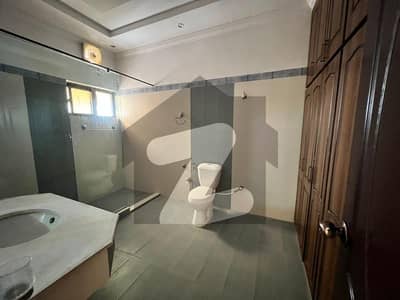 10 Marla Ground Portion Available For Rent On Prime location Bahria Town Phase 4