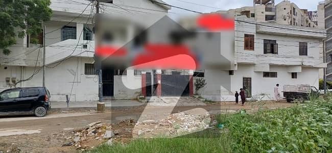 Gulshan-e-Iqbal - Block 11 Office For rent Sized 350 Square Yards