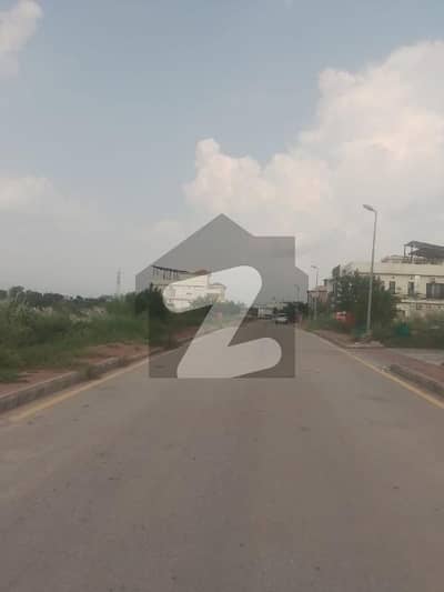 پارک انکلیو 1 پارک انکلیو,اسلام آباد میں 1 کنال رہائشی پلاٹ 4.0 کروڑ میں برائے فروخت۔