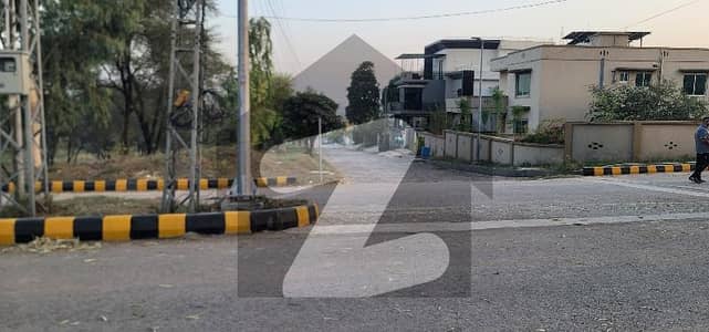 اڈیالہ روڈ راولپنڈی میں 1 کنال رہائشی پلاٹ 1.9 کروڑ میں برائے فروخت۔