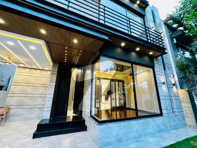 PHASE 7 TEN MARLA HOUSE FOR SALE