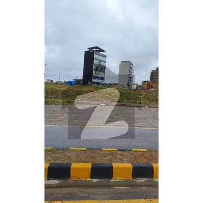 ڈی ایچ اے فیز 5 ۔ کمرشل زون ایچ 6 ڈی ایچ اے ڈیفینس فیز 5,ڈی ایچ اے ڈیفینس,اسلام آباد میں 4 مرلہ دفتر 3.4 کروڑ میں برائے فروخت۔