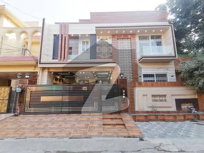 Prime Location Faisal Town - Block C House Sized 10 Marla Is Available