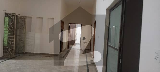 پی جی ای سی ایچ ایس فیز 2 پنجاب گورنمنٹ ایمپلائیز سوسائٹی,لاہور میں 3 کمروں کا 1 کنال زیریں پورشن 1.0 لاکھ میں کرایہ پر دستیاب ہے۔