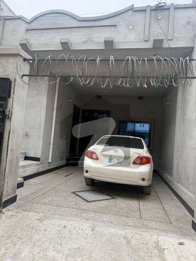 مدینہ ٹاؤن کریم پورہ روڈ,جہلم میں 3 کمروں کا 6 مرلہ مکان 82.0 لاکھ میں برائے فروخت۔