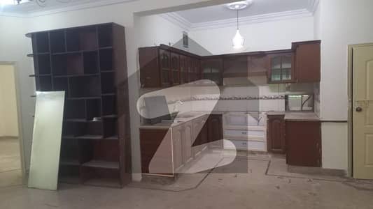 کلفٹن ۔ بلاک 2 کلفٹن,کراچی میں 3 کمروں کا 10 مرلہ فلیٹ 3.0 لاکھ میں کرایہ پر دستیاب ہے۔