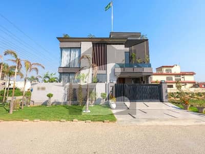 Investors Should sale This House Located Ideally In Formanites Housing Scheme