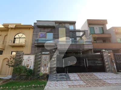 Aesthetic House Of 10 Marla For rent Is Available