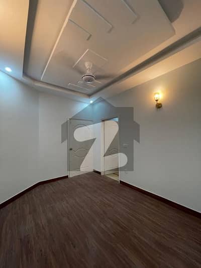 DHA PHASE 6 3bed Dd Apartment For Rent With Lift Car Parking Like Brand New Chance Deal Neat And Clean Well Maintain