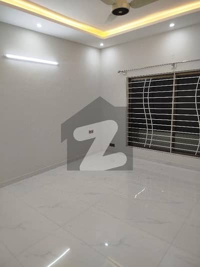 beautiful designer house upper portion available for rent