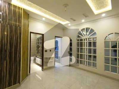 پارک ویو سٹی ۔ جیڈ ایکسٹینشن بلاک پارک ویو سٹی,لاہور میں 4 کمروں کا 5 مرلہ مکان 2.35 کروڑ میں برائے فروخت۔ پارک ویو سٹی ۔ جیڈ ایکسٹینشن بلاک پارک ویو سٹی,لاہور میں 4 کمروں کا 5 مرلہ مکان 2.35 کروڑ میں برائے فروخت۔