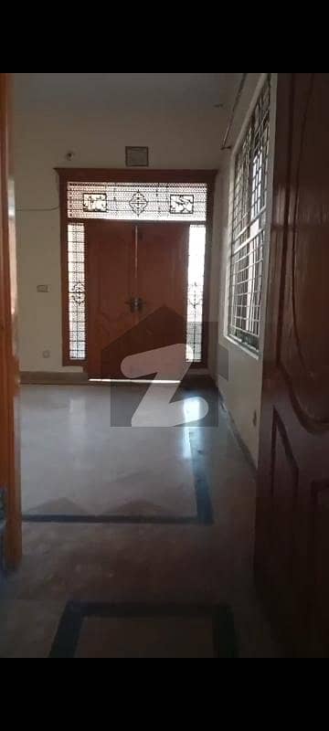 سبزہ زار سکیم لاہور میں 2 کمروں کا 10 مرلہ بالائی پورشن 60.0 ہزار میں کرایہ پر دستیاب ہے۔