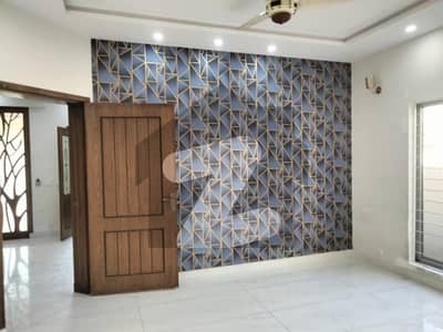 سینٹرل پارک ہاؤسنگ سکیم لاہور میں 3 کمروں کا 10 مرلہ بالائی پورشن 65.0 ہزار میں کرایہ پر دستیاب ہے۔