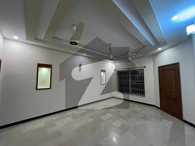 جی ۔ 13/1 جی ۔ 13,اسلام آباد میں 3 کمروں کا 14 مرلہ بالائی پورشن 1.25 لاکھ میں کرایہ پر دستیاب ہے۔