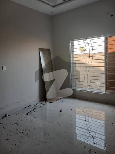 نیسپاک سکیم فیز 3 ڈیفینس روڈ,لاہور میں 2 کمروں کا 10 مرلہ زیریں پورشن 65.0 ہزار میں کرایہ پر دستیاب ہے۔