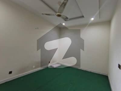 فارمانئیٹس ہاؤسنگ سکیم لاہور میں 1 کمرے کا 2 مرلہ فلیٹ 18.0 ہزار میں کرایہ پر دستیاب ہے۔