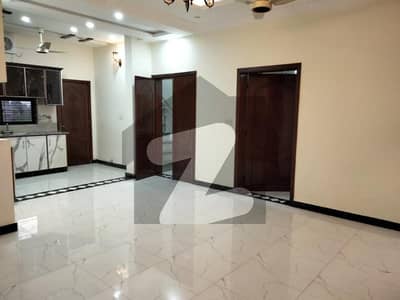 10 MARLA UPPER PORTION AVAILABLE FOR RENT