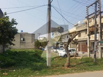 12.5 Marla Corner Plot Facing Commercial & Park