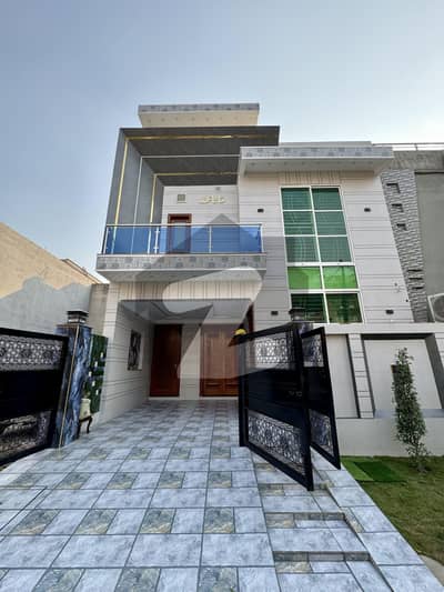 کینال گارڈن لاہور میں 5 کمروں کا 5 مرلہ مکان 2.45 کروڑ میں برائے فروخت۔